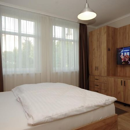 Almasy Apartmanhaz Gyula Zewnętrze zdjęcie