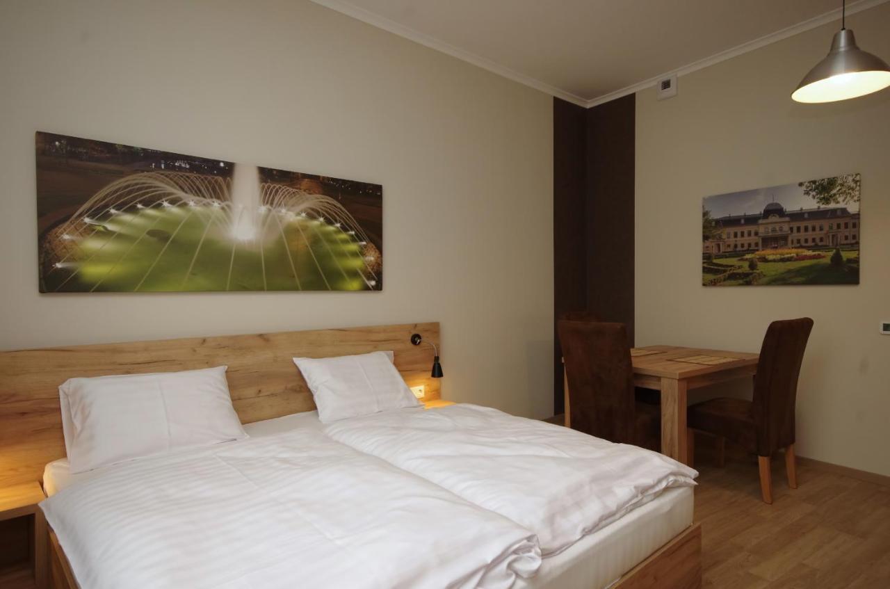 Almasy Apartmanhaz Gyula Zewnętrze zdjęcie