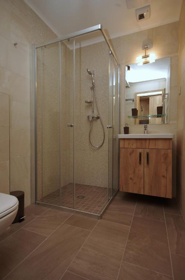 Almasy Apartmanhaz Gyula Zewnętrze zdjęcie