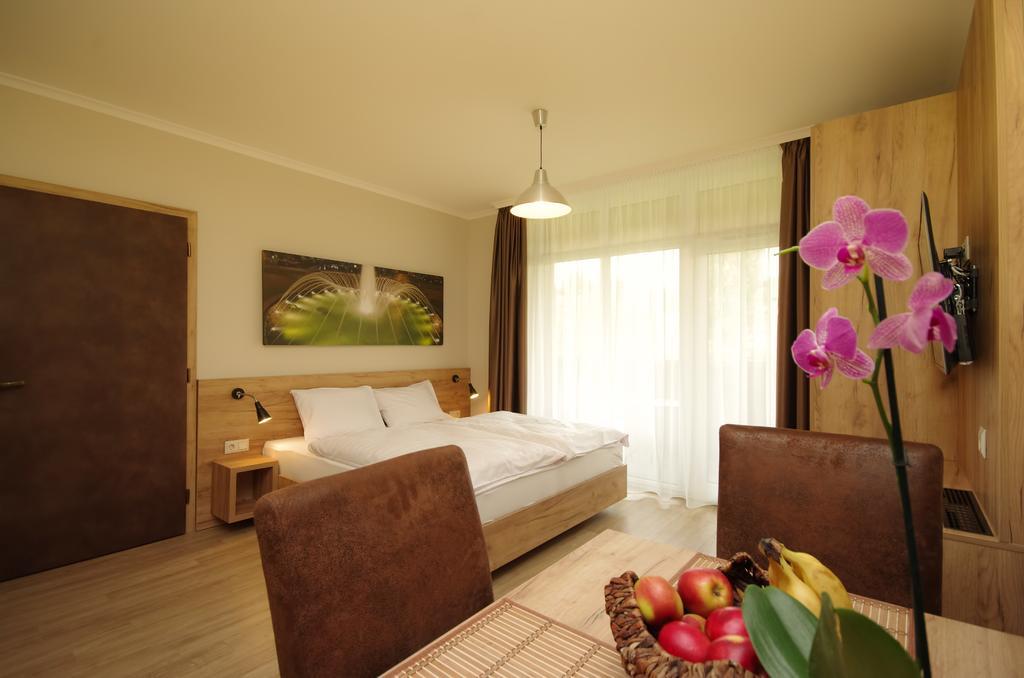 Almasy Apartmanhaz Gyula Zewnętrze zdjęcie